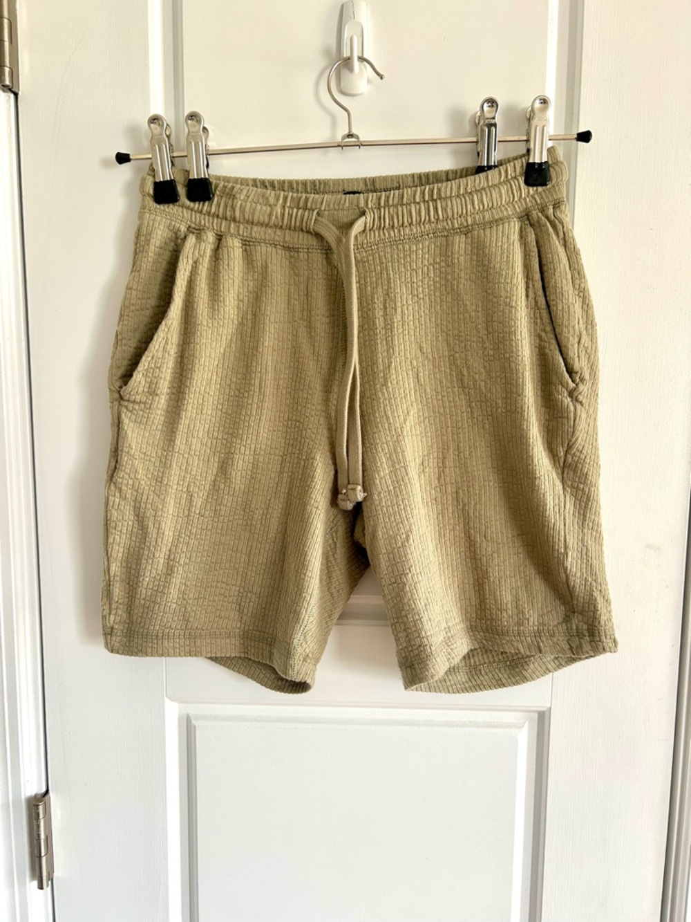 Rustic Souls Men’s Tan Textured Seersucker Shorts Size Small Khaki Knit